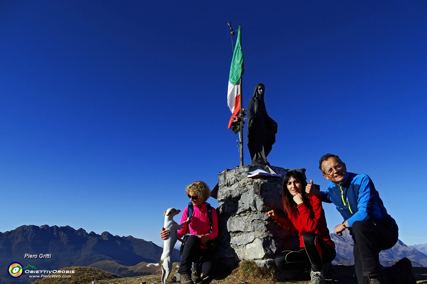 04 Alla Madonnina de I Canti (1463 m).JPG -                                